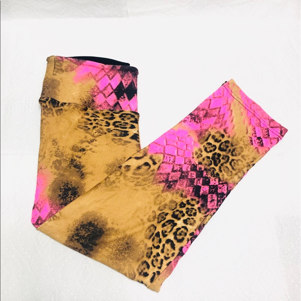 Equilibrium high quality Capri/leggings NWOT